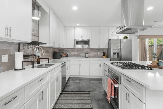 5029 Mill Run Road, Dallas, TX 75244