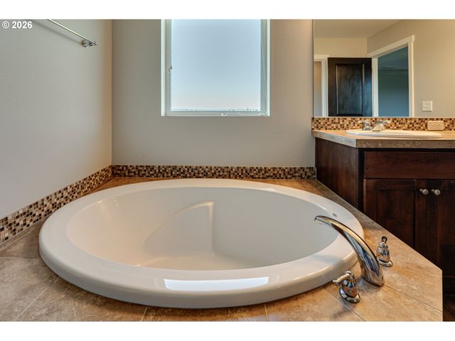 15712 Ne 23RD Ave, Vancouver, WA 98686
