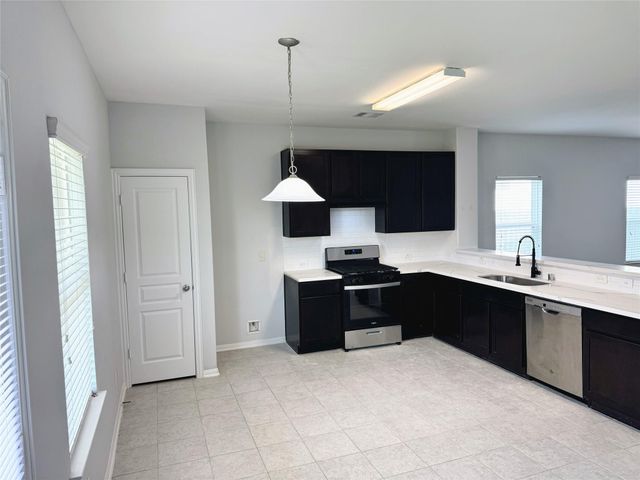 8611 Morning Dove Lane, Baytown, TX 77521