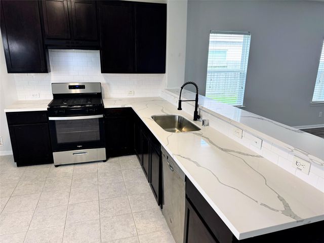 8611 Morning Dove Lane, Baytown, TX 77521