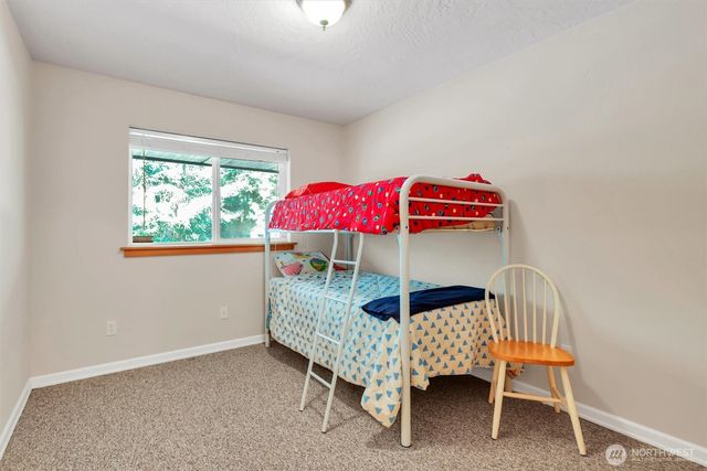 730 E North Bay Road, Allyn, WA 98524