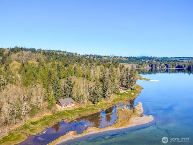 730 E North Bay Road, Allyn, WA 98524