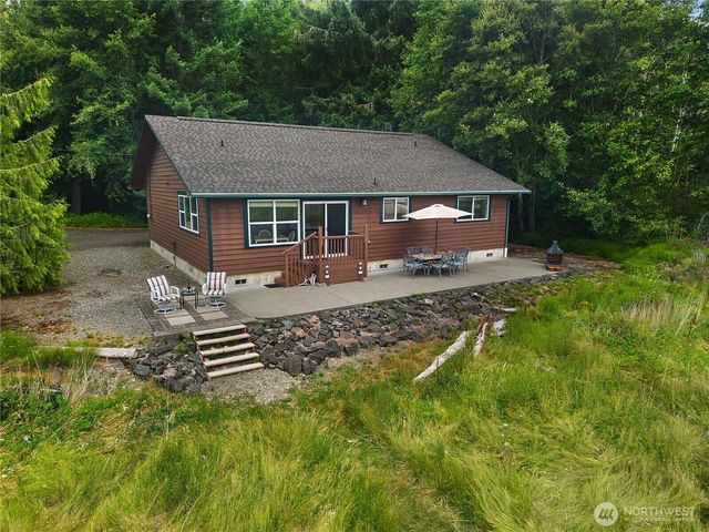 730 E North Bay Road, Allyn, WA 98524