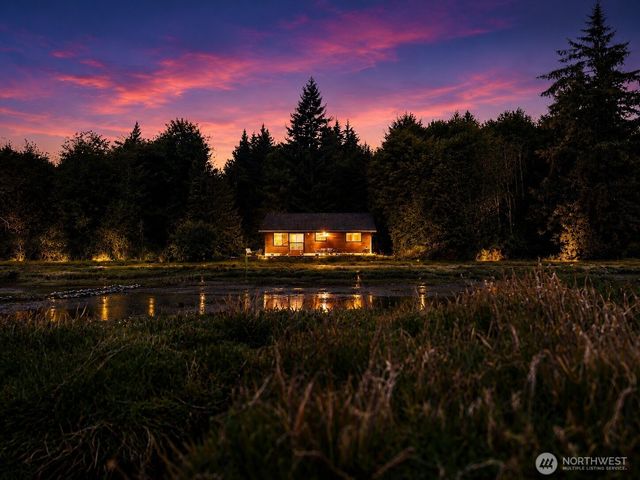 730 E North Bay Road, Allyn, WA 98524