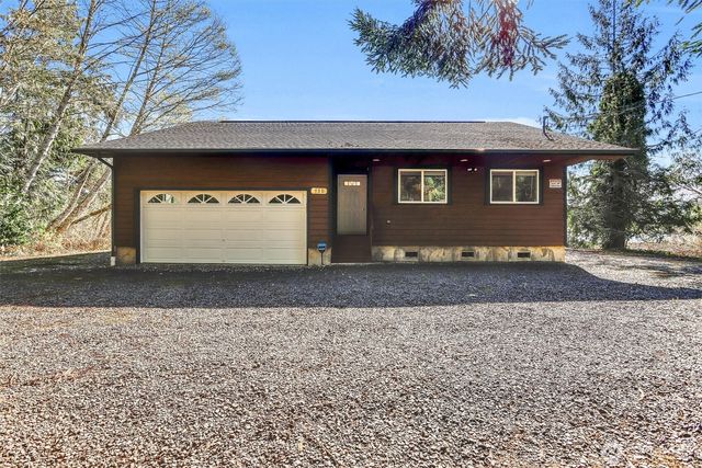 730 E North Bay Road, Allyn, WA 98524