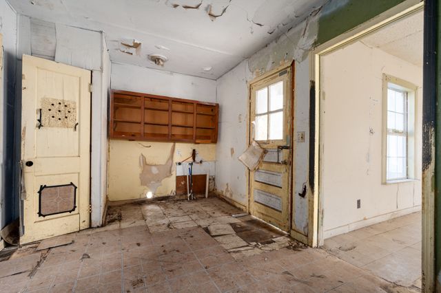 218 N Preston Street, Whitney, TX 76692