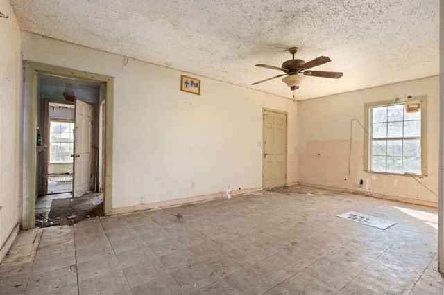 218 N Preston Street, Whitney, TX 76692