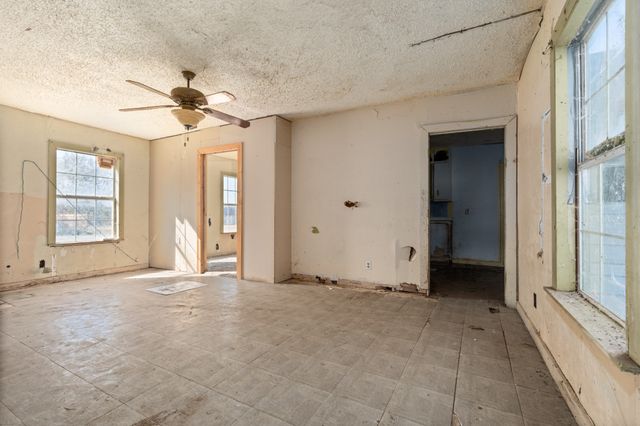 218 N Preston Street, Whitney, TX 76692