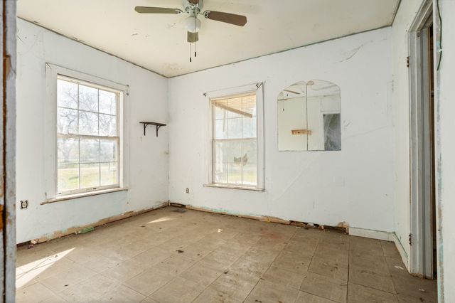 218 N Preston Street, Whitney, TX 76692