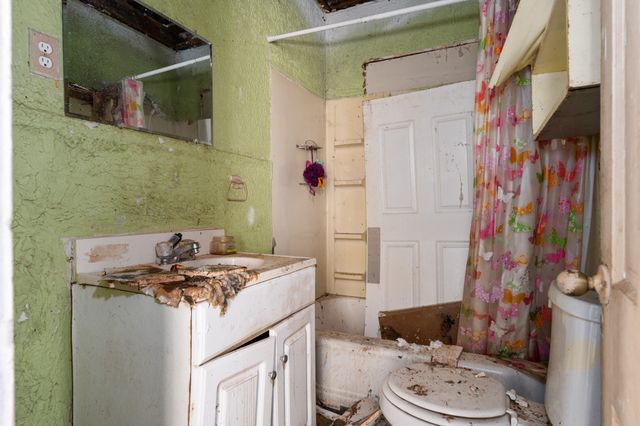 218 N Preston Street, Whitney, TX 76692