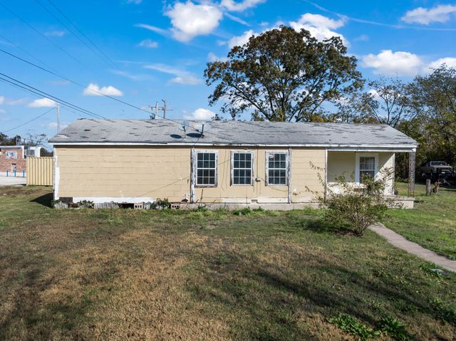 218 N Preston Street, Whitney, TX 76692