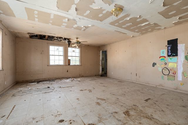 218 N Preston Street, Whitney, TX 76692