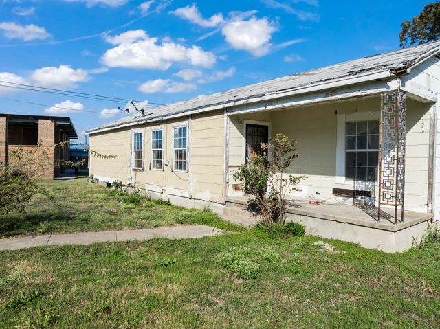 218 N Preston Street, Whitney, TX 76692