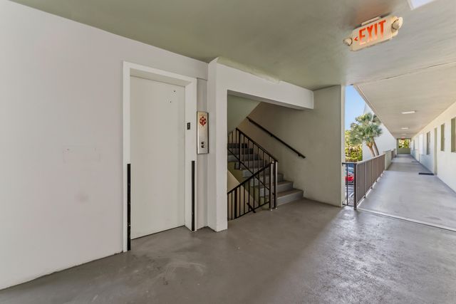 1638 Embassy Drive 208, West Palm Beach, FL 33401