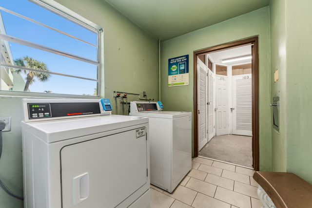 1638 Embassy Drive 208, West Palm Beach, FL 33401