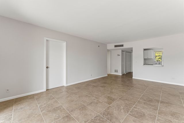 1638 Embassy Drive 208, West Palm Beach, FL 33401