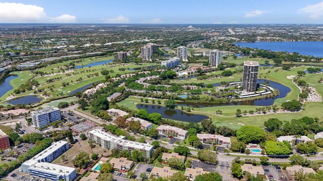 1638 Embassy Drive 208, West Palm Beach, FL 33401