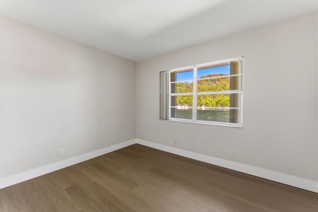 1638 Embassy Drive 208, West Palm Beach, FL 33401