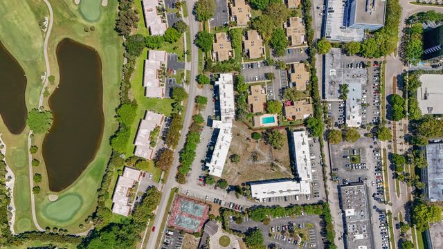 1638 Embassy Drive 208, West Palm Beach, FL 33401