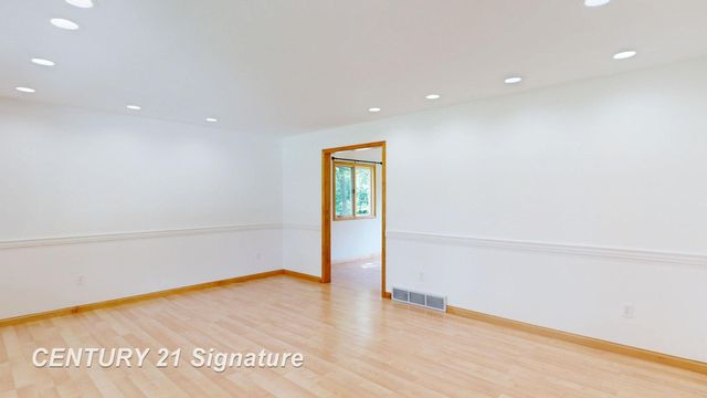3175 Delevan Drive, Saginaw, MI 48603