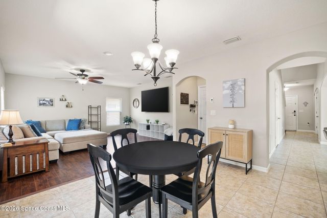 792 Dillard Drive SE, Palm Bay, FL 32909