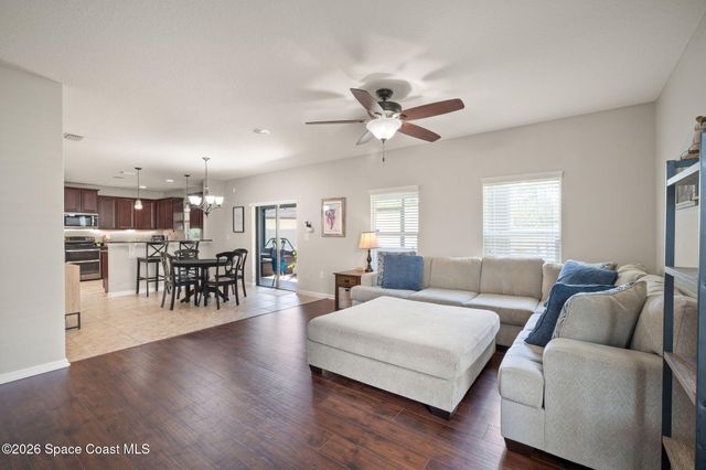 792 Dillard Drive SE, Palm Bay, FL 32909