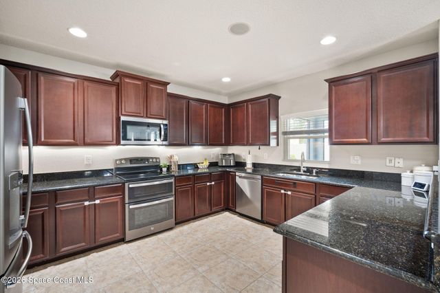 792 Dillard Drive SE, Palm Bay, FL 32909