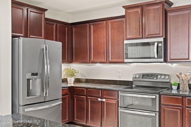 792 Dillard Drive SE, Palm Bay, FL 32909