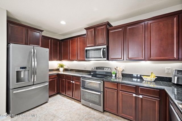 792 Dillard Drive SE, Palm Bay, FL 32909