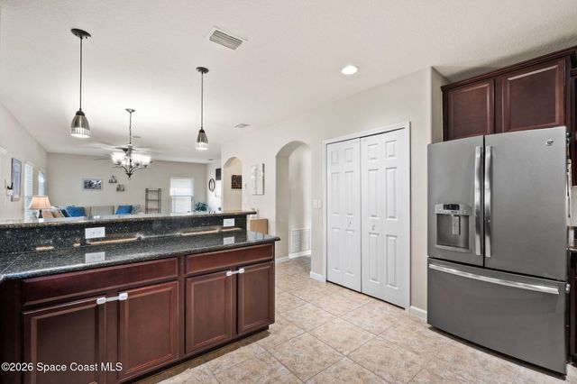 792 Dillard Drive SE, Palm Bay, FL 32909