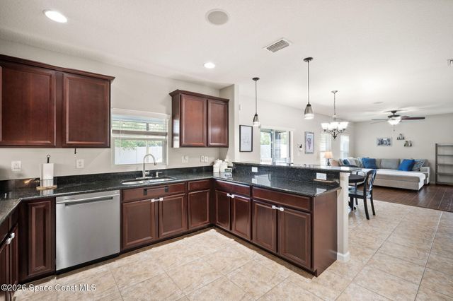 792 Dillard Drive SE, Palm Bay, FL 32909