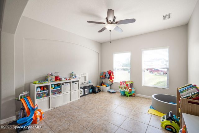 792 Dillard Drive SE, Palm Bay, FL 32909