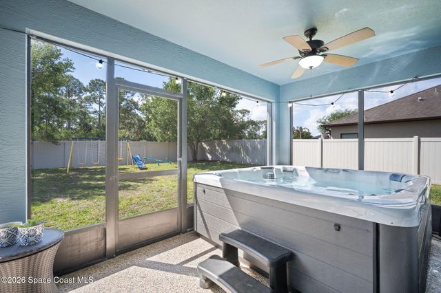 792 Dillard Drive SE, Palm Bay, FL 32909