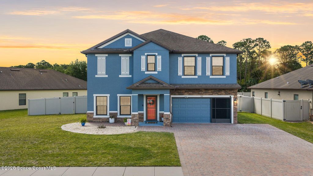 792 Dillard Drive SE, Palm Bay, FL 32909