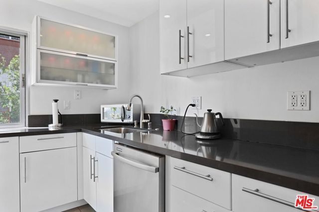 7250 Franklin Avenue 414, Los Angeles, CA 90046