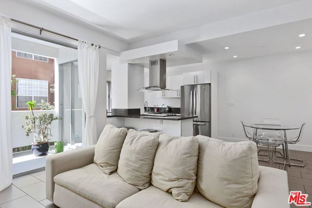 7250 Franklin Avenue 414, Los Angeles, CA 90046