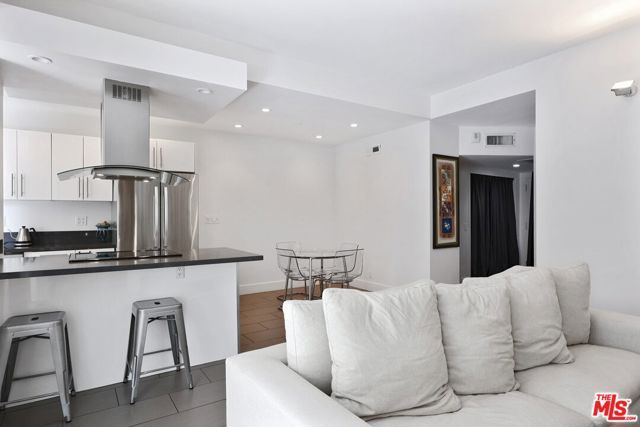 7250 Franklin Avenue 414, Los Angeles, CA 90046