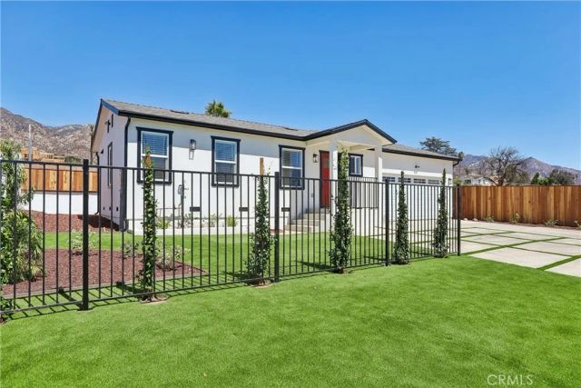 23 E Pine Street, Altadena, CA 91001