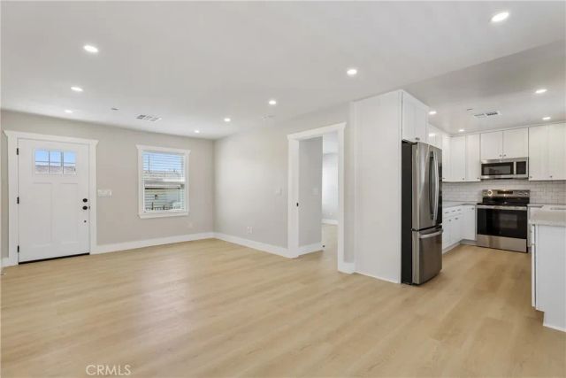 23 E Pine Street, Altadena, CA 91001