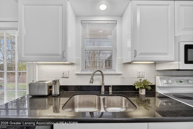 6126 Beechfield Drive 138, Lansing, MI 48911