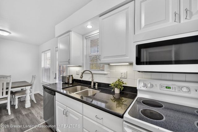 6126 Beechfield Drive 138, Lansing, MI 48911