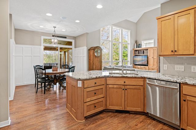 4850 Fable Hill Parkway N, Hugo, MN 55038
