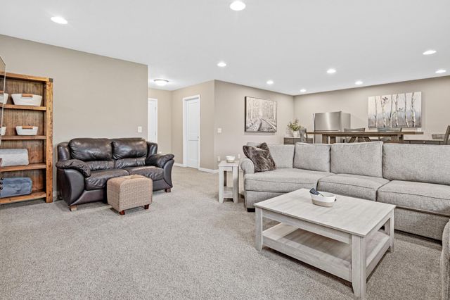 4850 Fable Hill Parkway N, Hugo, MN 55038