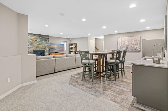 4850 Fable Hill Parkway N, Hugo, MN 55038