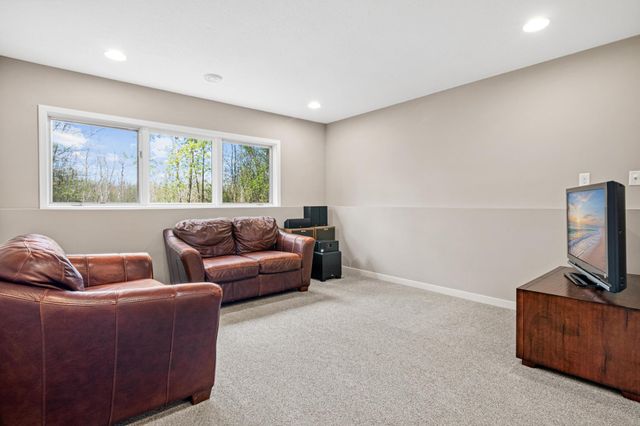 4850 Fable Hill Parkway N, Hugo, MN 55038