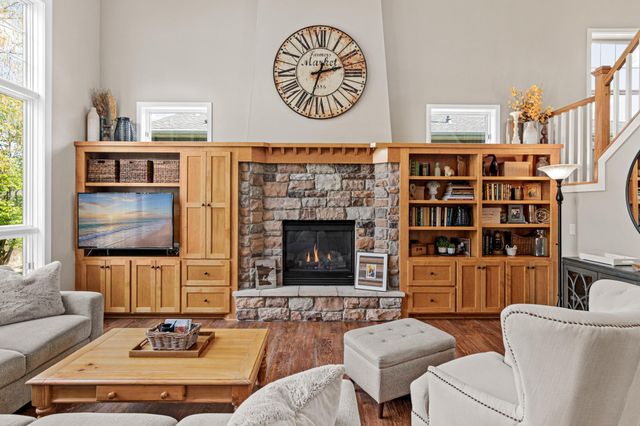 4850 Fable Hill Parkway N, Hugo, MN 55038