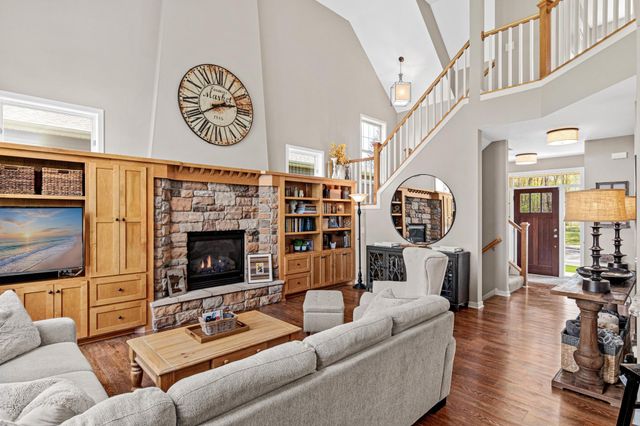 4850 Fable Hill Parkway N, Hugo, MN 55038