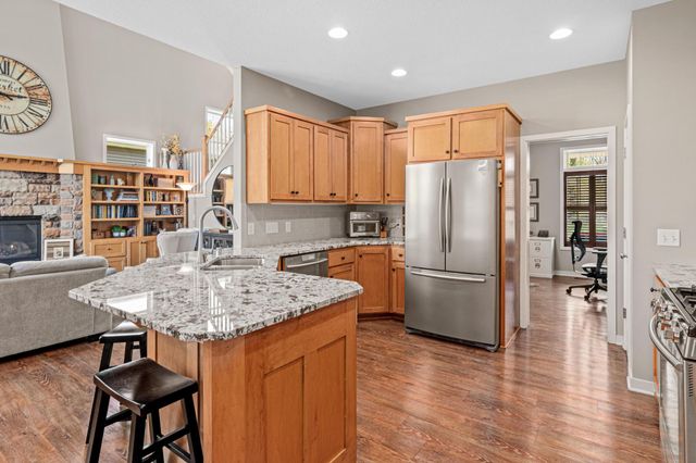 4850 Fable Hill Parkway N, Hugo, MN 55038