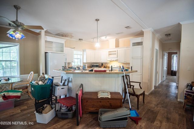 123 FOLKLORE Drive, Satsuma, FL 32189