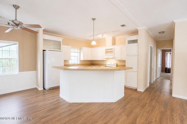 123 FOLKLORE Drive, Satsuma, FL 32189
